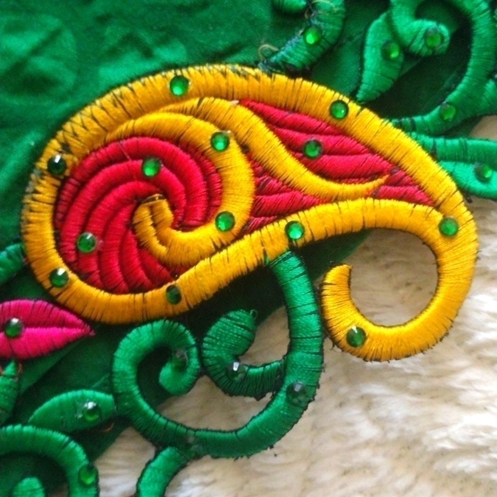 LADIES Handmade Dress - Picture 7 of 15